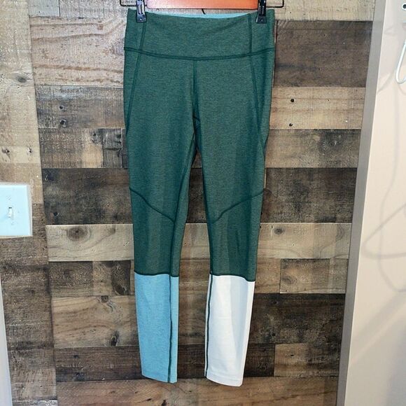 Outdoor Voices 7/8 Dipped Leggings - Picture 3 of 7